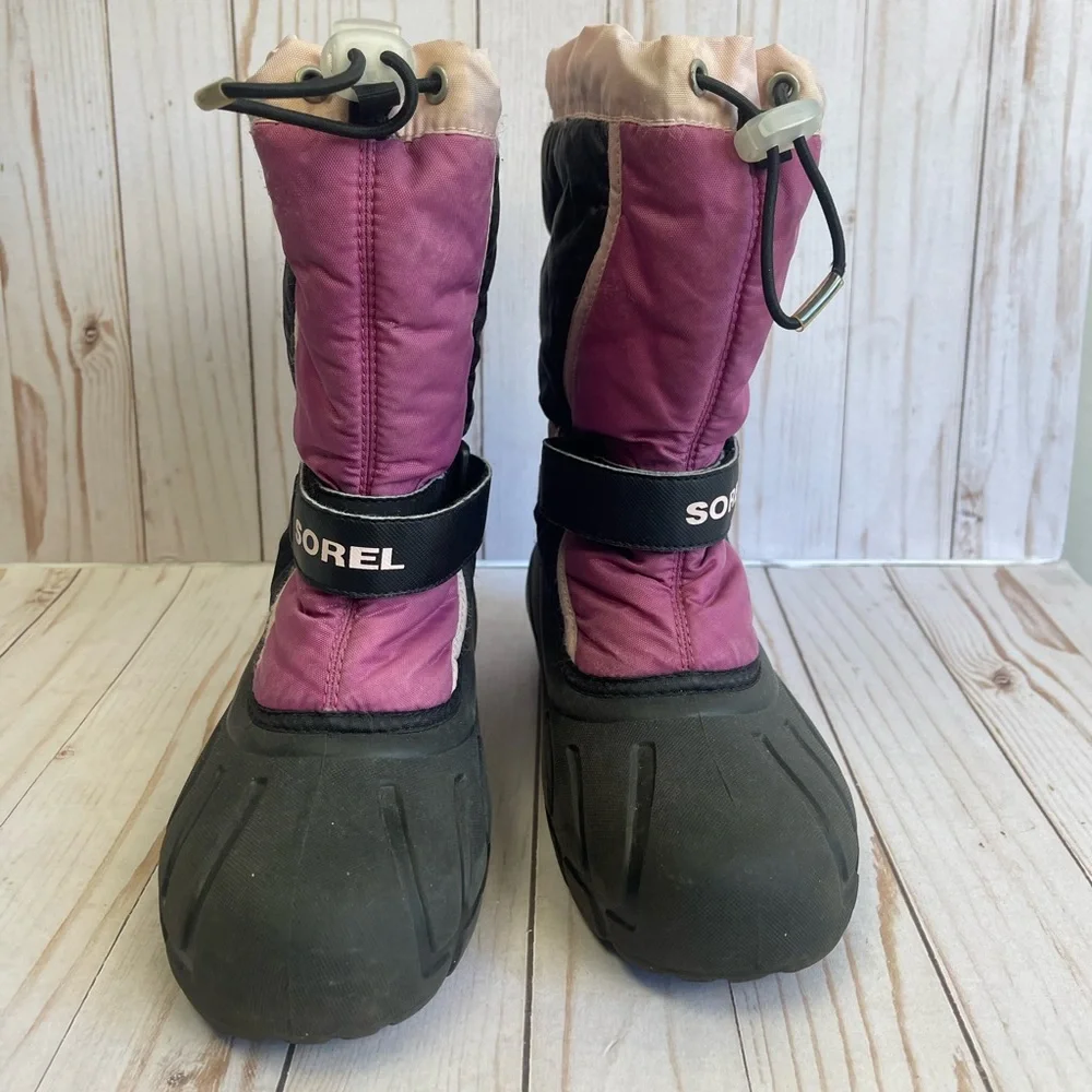 Sorel pink / black Snow boots Size 4